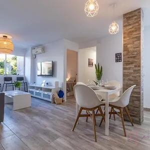 1 En Estadio Del Sevilla, 3 Y Metro Apartamento